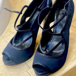 Size 8 Never Worn WHBM Navy Blue High Heel Shoes